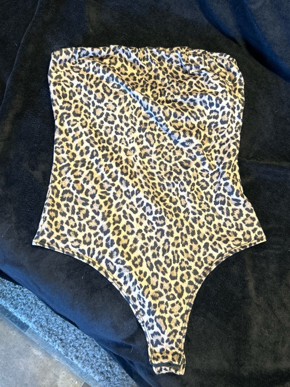 gaze Leopard-Print Strapless Bodysuit in Beige and Black